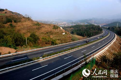 万达高速公路南起万州区熊家镇与云万高速公路古家坝互通相接,北至