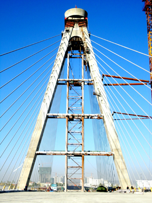 中冶交通完成珠斯花跨河斜拉桥桥梁体系转换